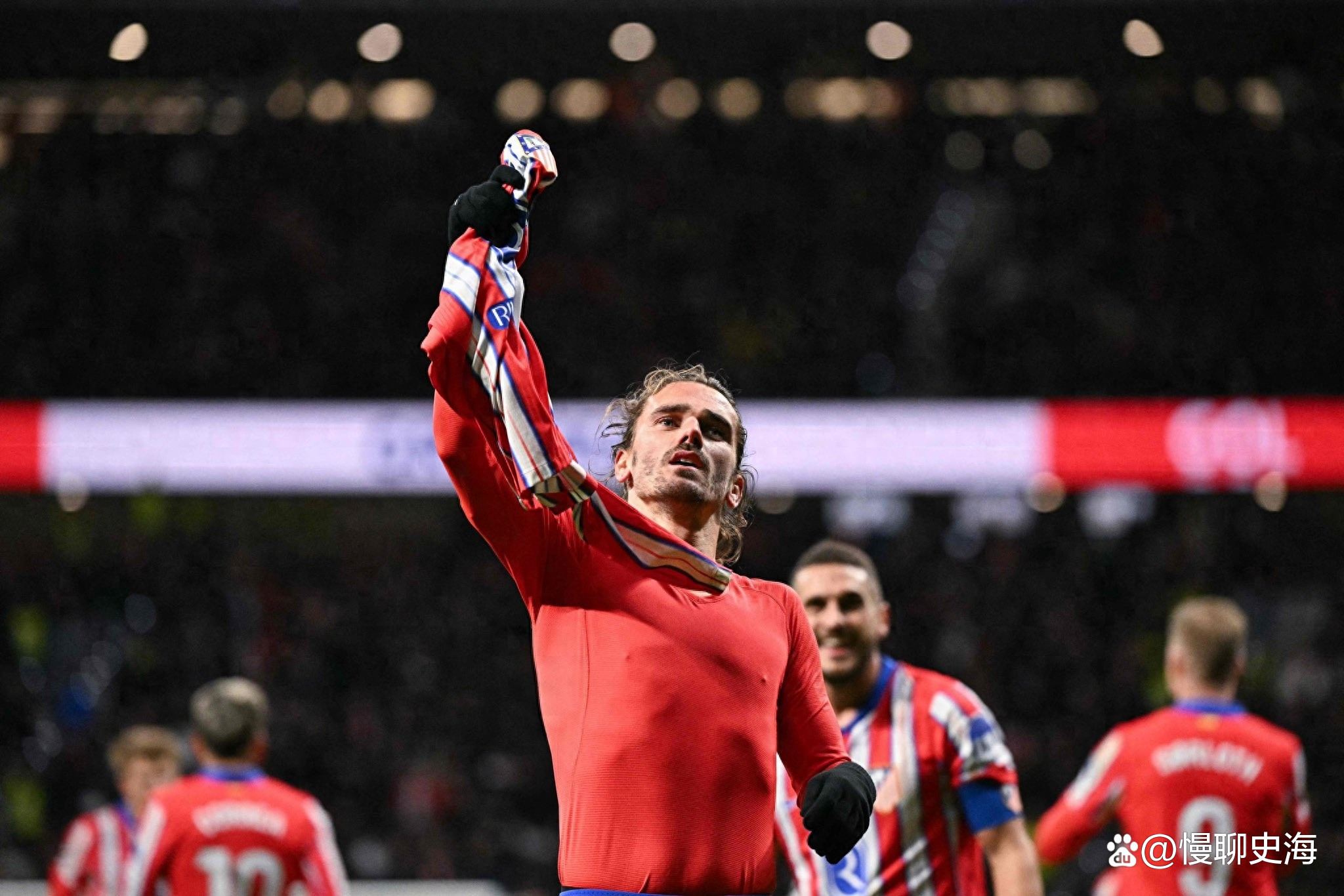 Kaiyun中国大陆官方登录包含塞维利亚训练开放日，转会期刷新队史纪录引欢呼，法甲在即，年轻球员得到机会的词条